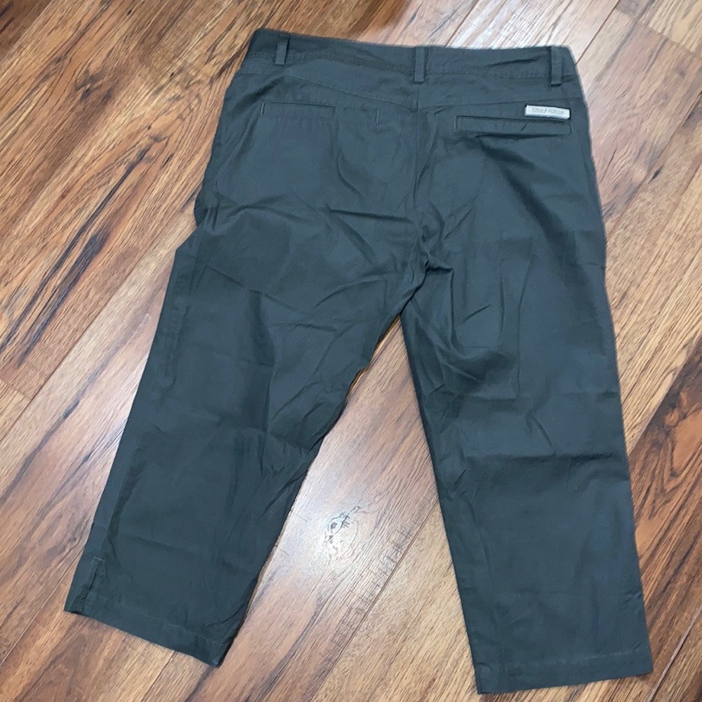 Size 10 Field & Stream Gray Outdoor Crop Pants. Like New